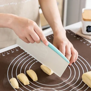 Pastry Cutter Plastic Cake Spatulas Dough Scraper Baking Tools